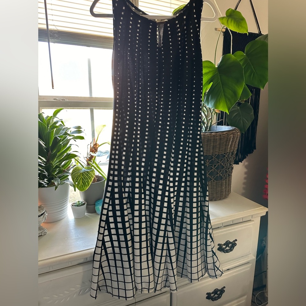black and white Dress, Size Small, gold assent